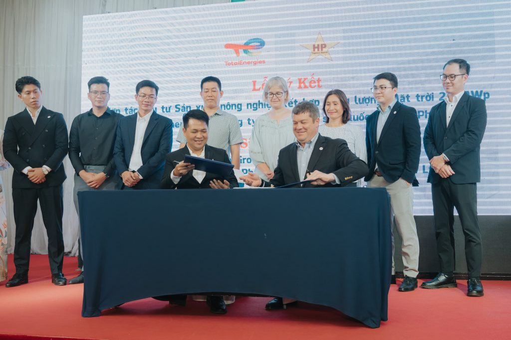 signing ceremony between TotalEnergies and Hiep Phat